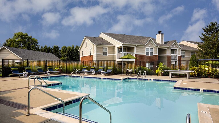 Resort-Inspired Swimming pool