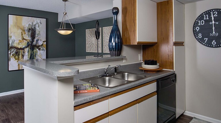 Kitchen with Breakfast Bar